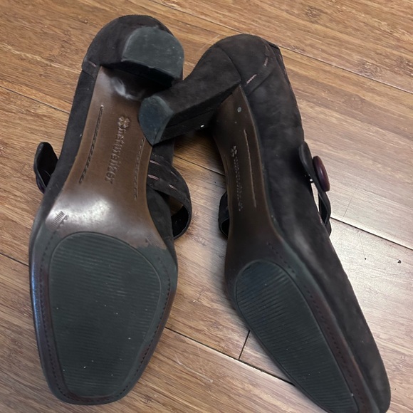 Woman’s brown heel - Picture 3 of 3